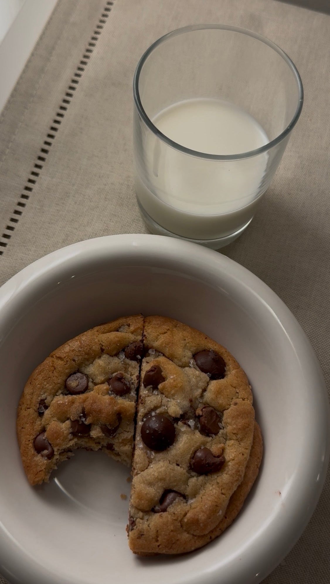 Frozen Cookie Dough: Brown Butta Chocolate Chip | 8 ct.